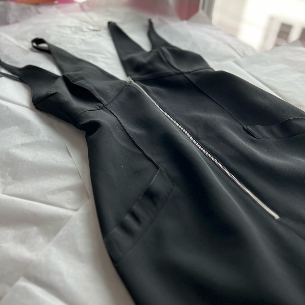 ❤️HP❤️EUC VTG 90s FENDI low back deep v black midi dress